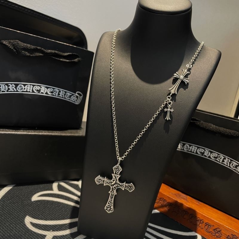 Ch*0me He**ts necklaces